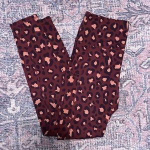 Wild fable Burgundy leopard legging